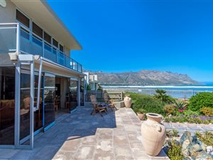 4 Bed House in Gordons Bay Central