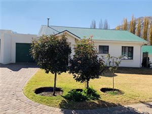 3 Bed Townhouse in Clarens