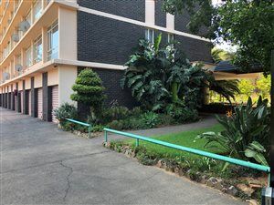 1.5 Bed Apartment in Weavind Park