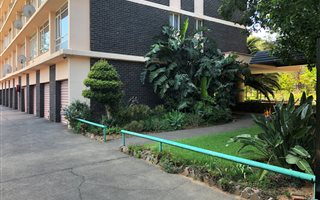1.5 Bedroom Apartment in Weavind Park