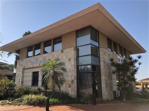 414 m² Commercial space in La Lucia