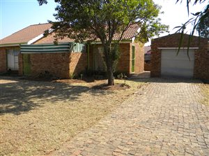 3 Bed House in Riamarpark