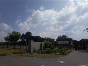 1.1 ha Land available in Broadacres