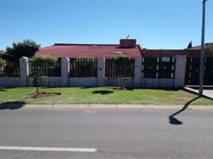 4 Bed House in Zakariyya Park