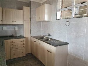 2 Bed Apartment in Amanzimtoti
