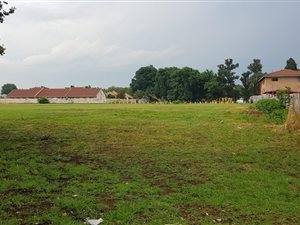 3965 m² Land available in Mackenzie Park