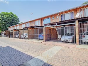 2 Bed Duplex in Dorandia
