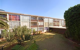 2 Bedroom Apartment in Westdene