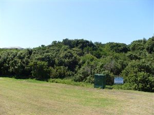 510 m² Land available in Keurboomstrand