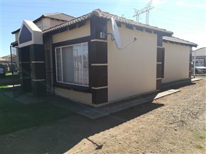 3 Bed House in Rosslyn