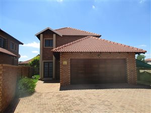 3 Bed House in Van Der Hoff Park