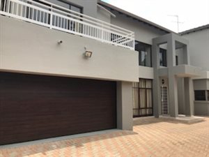 4 Bed Cluster in Waterkloof Ridge