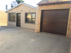 2 Bed House in Mapetla