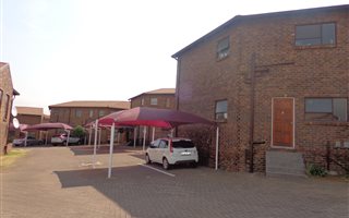 2 Bedroom Townhouse in Liefde en Vrede