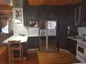 6 Bed House in Malmesbury