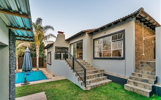 3 Bedroom House in Helderkruin