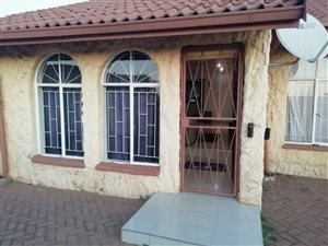3 Bed House in Mackenzieville
