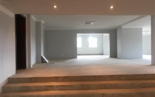790 m² Office Space in Houghton Estate