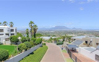 4 Bedroom House in Plattekloof