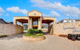 2012 m² Land available in Poortview