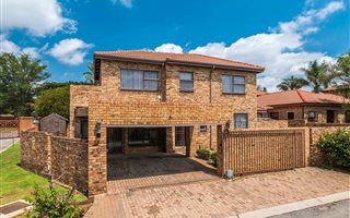 3 Bedroom Townhouse in Honeydew Manor