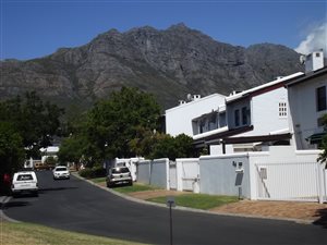 3 Bedroom Townhouse in Die Boord