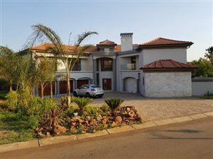 6 Bedroom House in Seasons Lifestyle Estate
