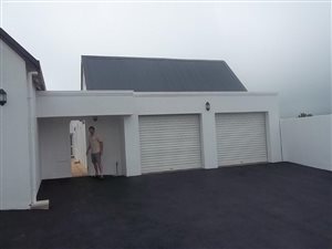 3 Bedroom Apartment in Hilton