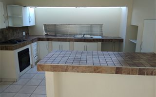 2 Bedroom Townhouse in Elspark