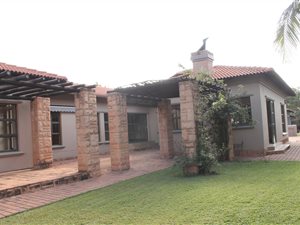 4 Bed House in The Willows