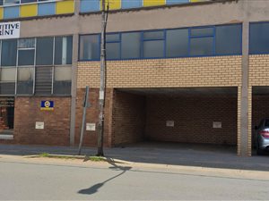 420 m² Industrial space in Driehoek