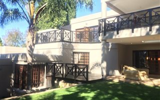 5 Bedroom House in Hurlingham Manor