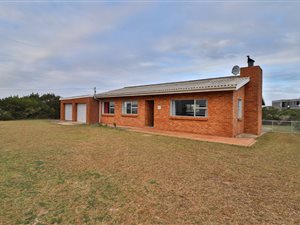 3 Bed House in Bettys Bay