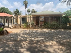 6 Bed House in Vanderbijlpark CE1