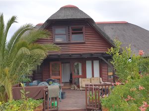 2.4 ha Farm in Hoekwil
