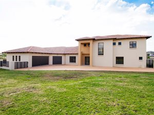 5 Bed House in Hazeldean (Silverlakes Surroundings)