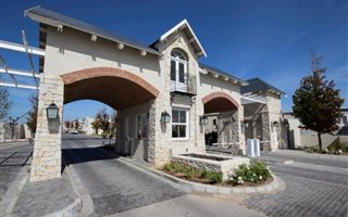 2 Bedroom Apartment in Nooitgedacht Estate