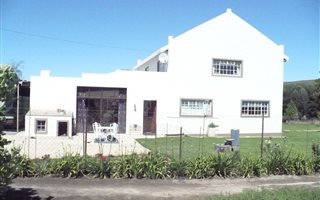 3 Bedroom House in Uniondale