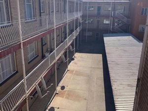 2 Bed Apartment in Vereeniging Central