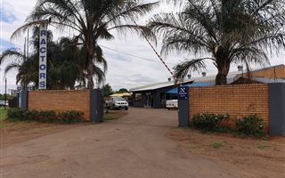 1100 m² Industrial space in Wonderboom