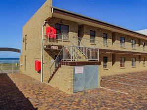 2 Bed Apartment in Jeffreys Bay