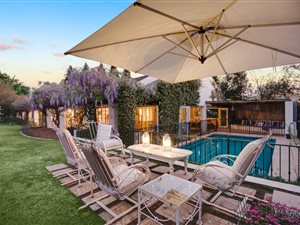 6 Bed House in Douglasdale