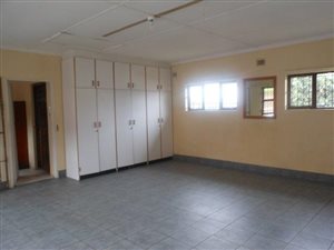 1 Bed Flat in Shallcross