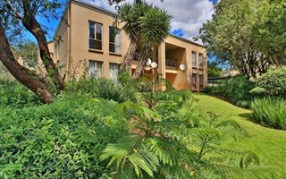 3 Bedroom Townhouse in Weltevreden Park