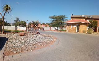 3 Bedroom Flat in Geelhoutpark