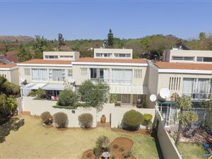 3 Bed Townhouse in Northcliff