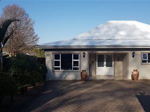 4 Bed House in West Riding