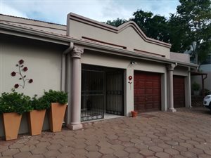 5 Bed House in Waterkloof Park