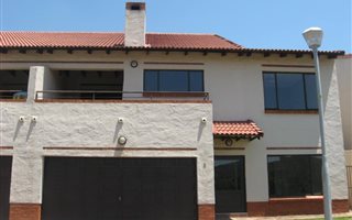 4 Bedroom Townhouse in Xanadu