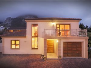 3 Bed House in Voelklip